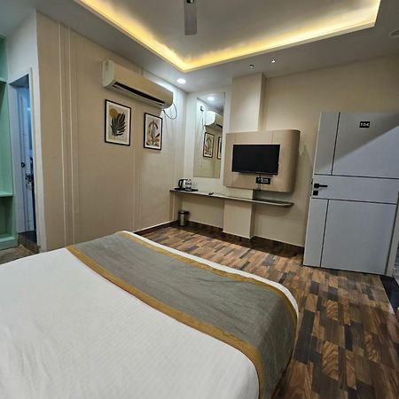 Dashrath Inn Near Ramjanmbhoomi Ayodhya Екстериор снимка
