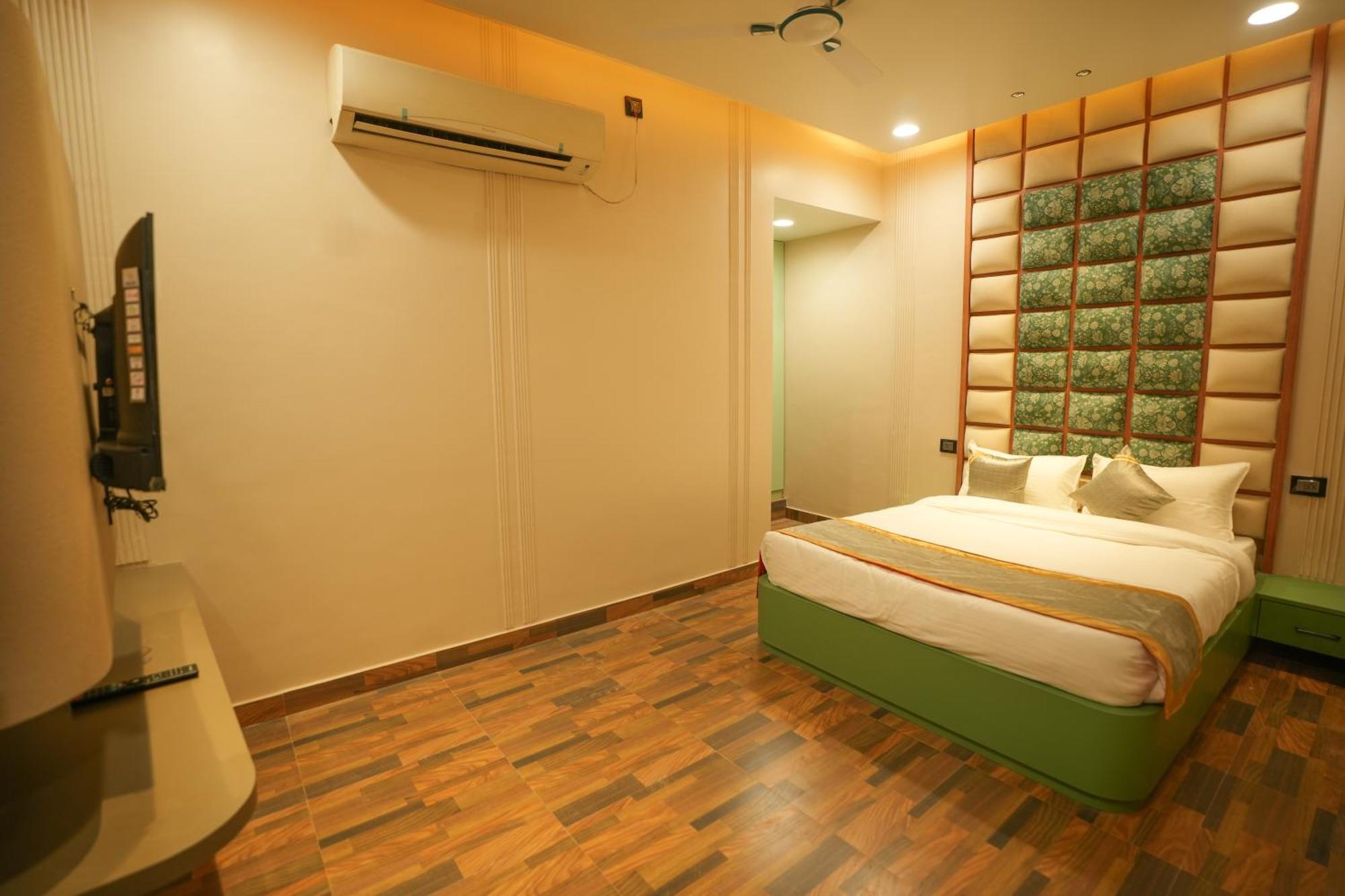 Dashrath Inn Near Ramjanmbhoomi Ayodhya Екстериор снимка