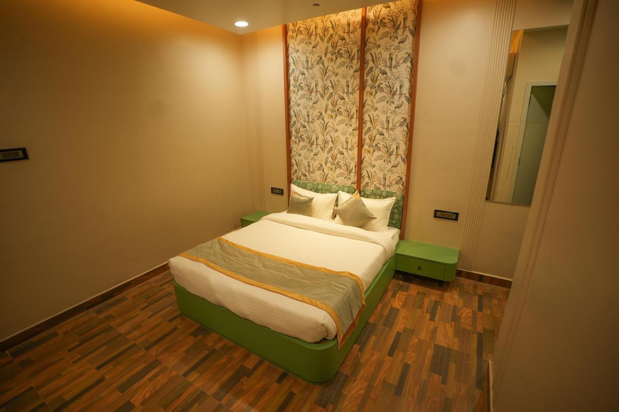 Dashrath Inn Near Ramjanmbhoomi Ayodhya Екстериор снимка