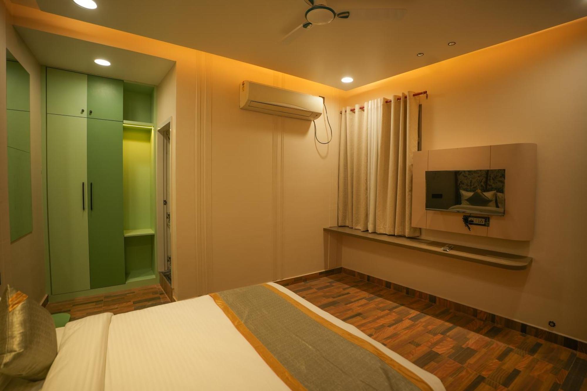 Dashrath Inn Near Ramjanmbhoomi Ayodhya Екстериор снимка