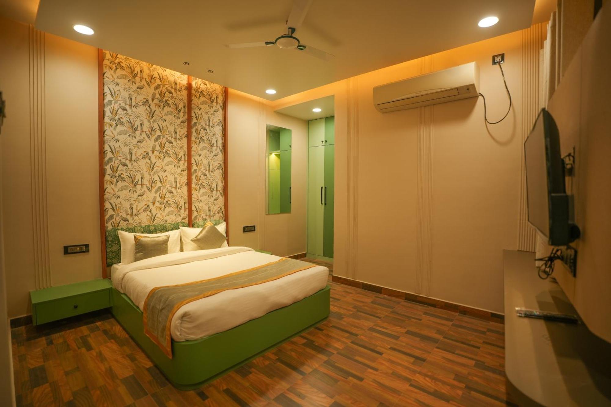 Dashrath Inn Near Ramjanmbhoomi Ayodhya Екстериор снимка