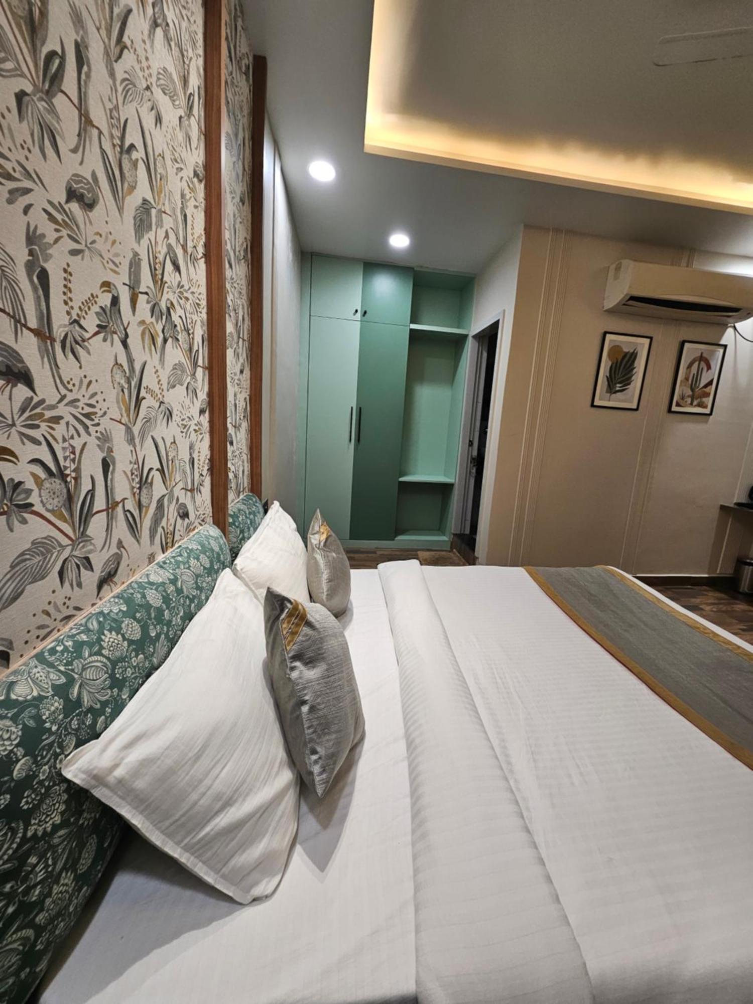 Dashrath Inn Near Ramjanmbhoomi Ayodhya Екстериор снимка