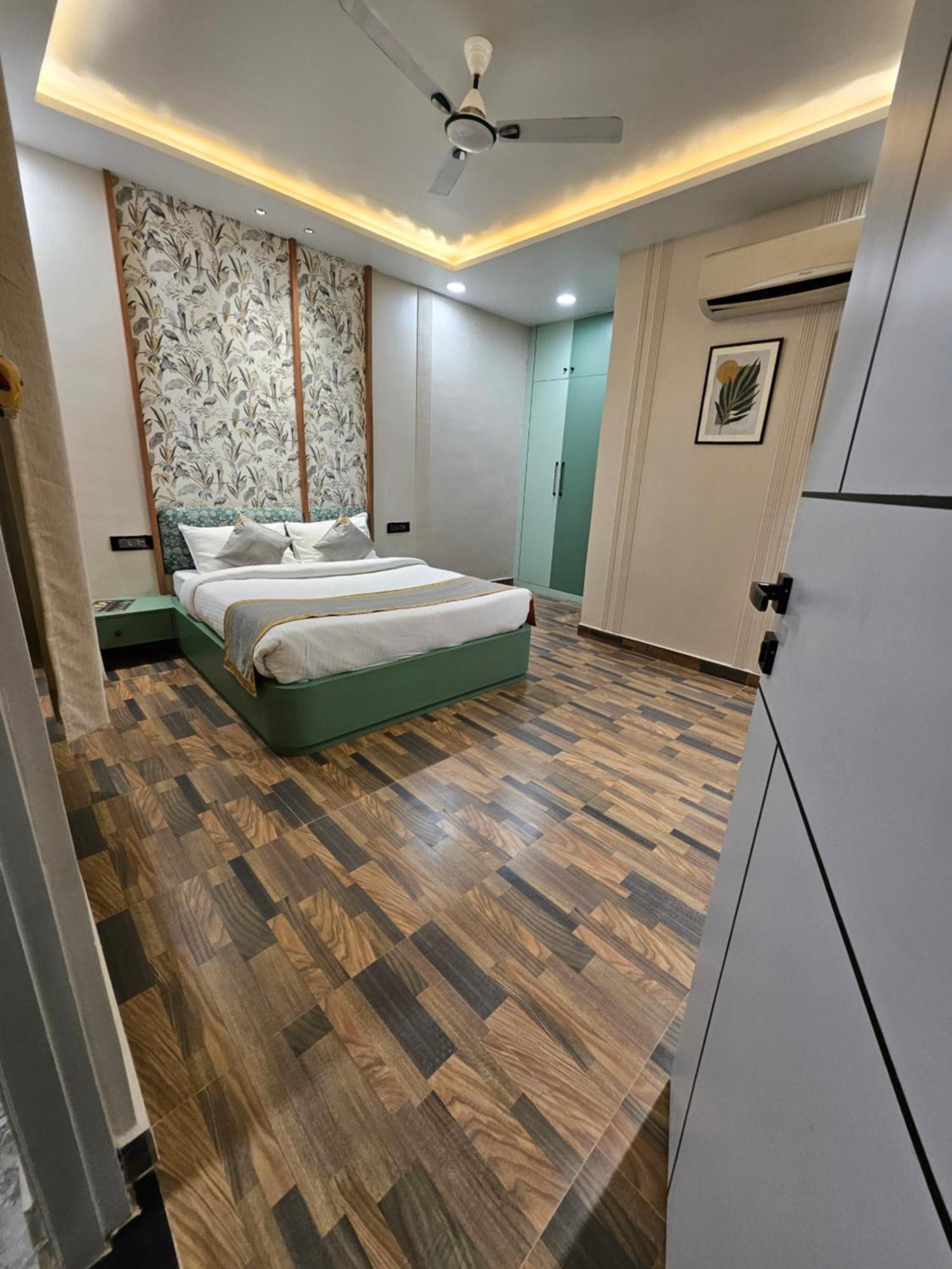 Dashrath Inn Near Ramjanmbhoomi Ayodhya Екстериор снимка